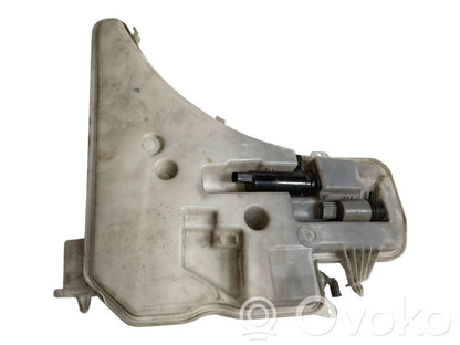 Logu šķidruma tvertne