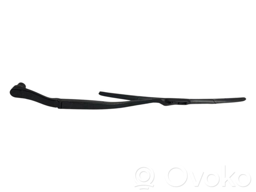 Priekšējā loga tīrītāja kājiņa