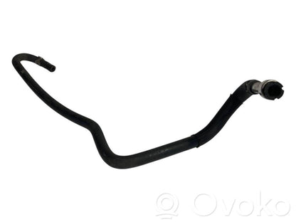 Caurule (-es) / šļūtene (-es)