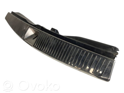 Отделка порога багажника