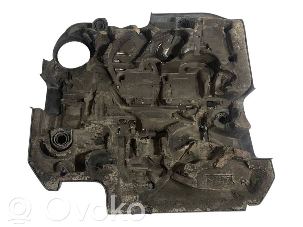 Крышка двигателя (декоративная отделка)