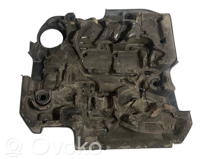 Крышка двигателя (декоративная отделка)