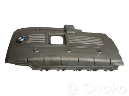 Engine cover (decorative trim)