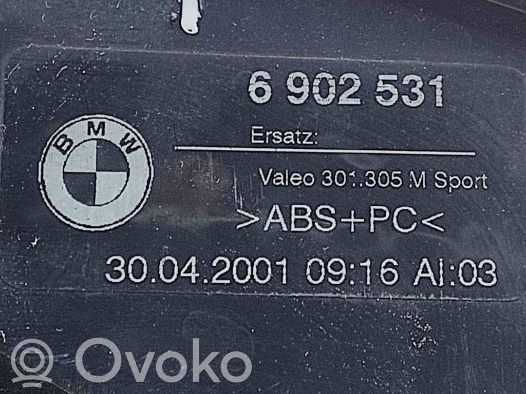 Задний фонарь в кузове