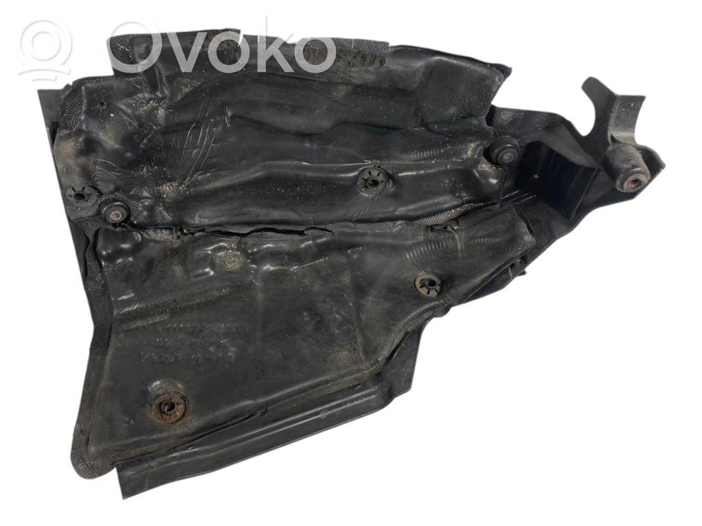 Dzinēja pārsegs (dekoratīva apdare)