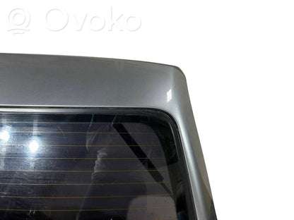 Задняя крышка (багажник)