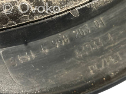 Stūres ass dekoratīvā apdare