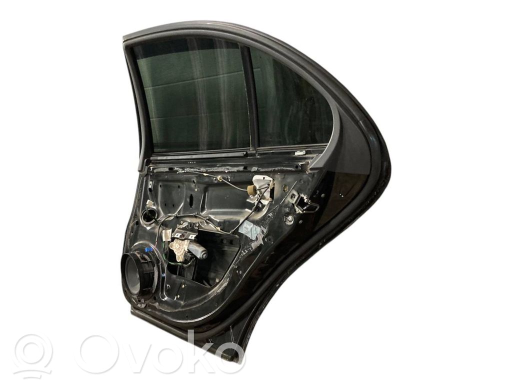 Aizmugurējās durvis