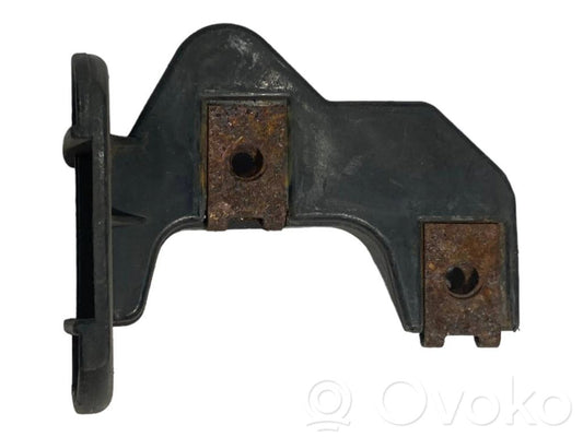 Priekšpusē bampera turētājs