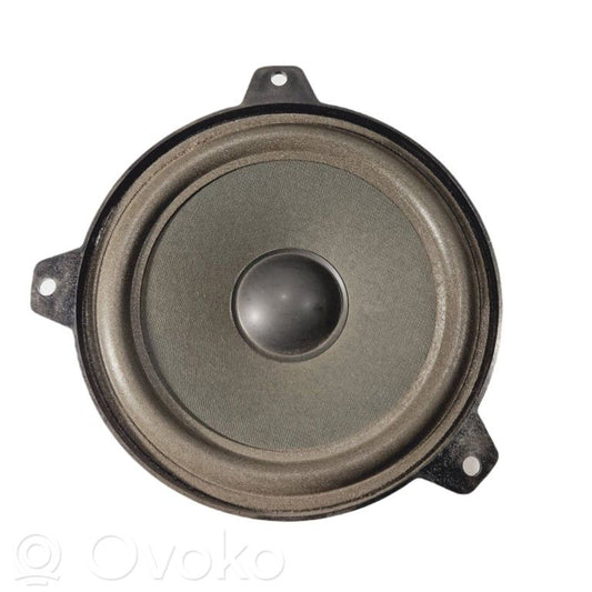 Skaļrunis (-i) priekšējās durvīs