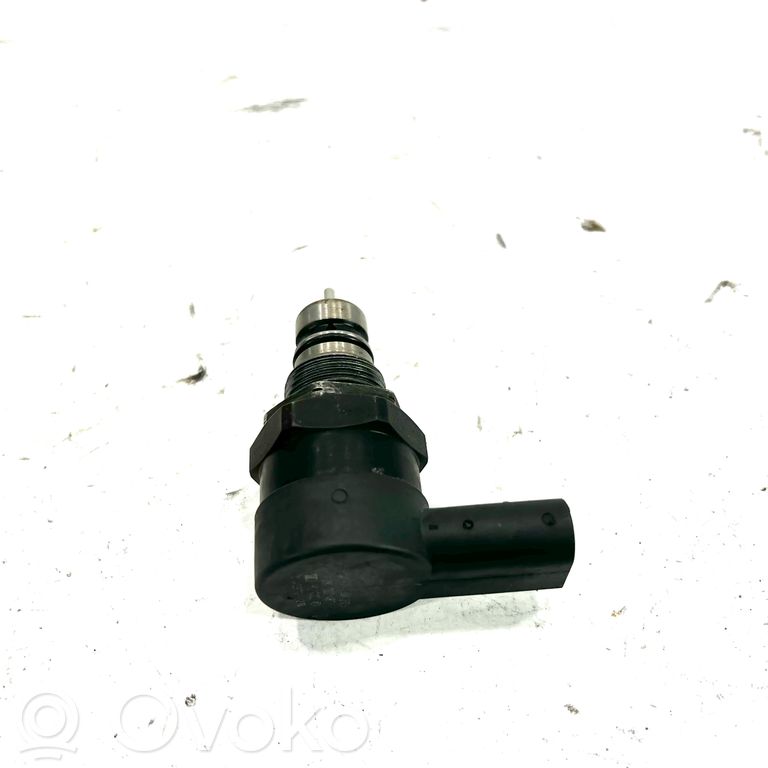 Fuel pressure regulator