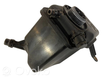 Dzesēšanas šķidruma izplešanās tvertne