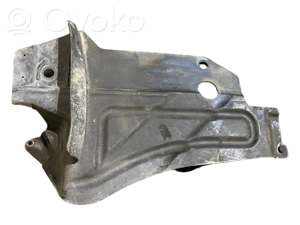 Защита днища в задней части шасси