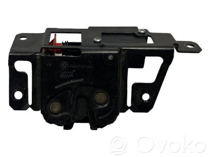 Aizmugurējā pārsega slēdzene