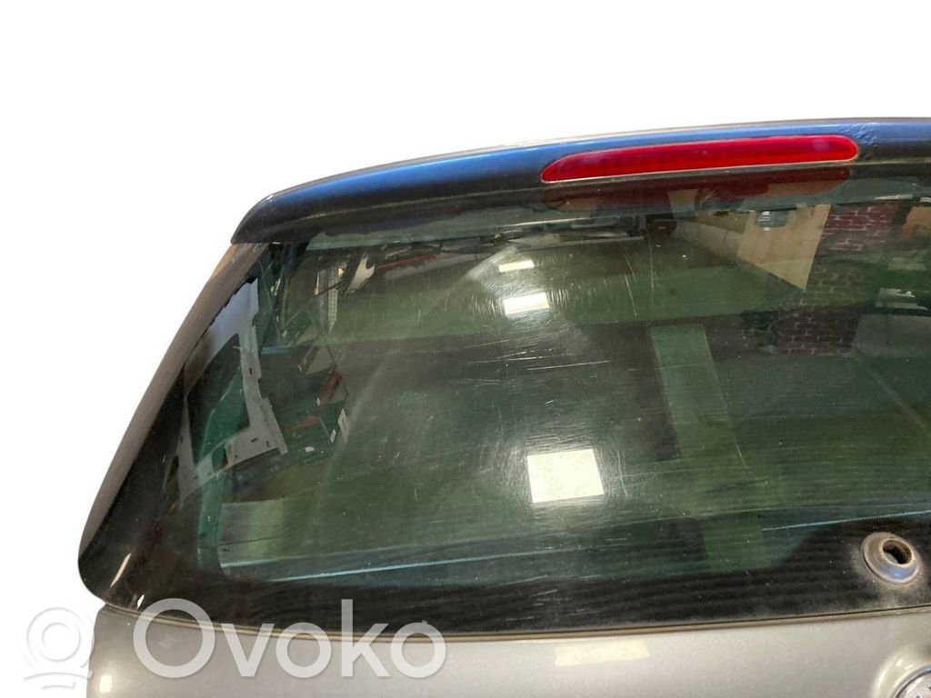 Aizmugurējais pārsegs (bagāžnieks)