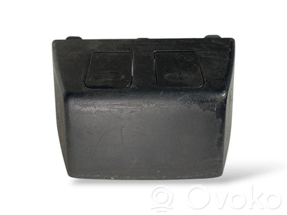 12 V ligzda (aizmugure)