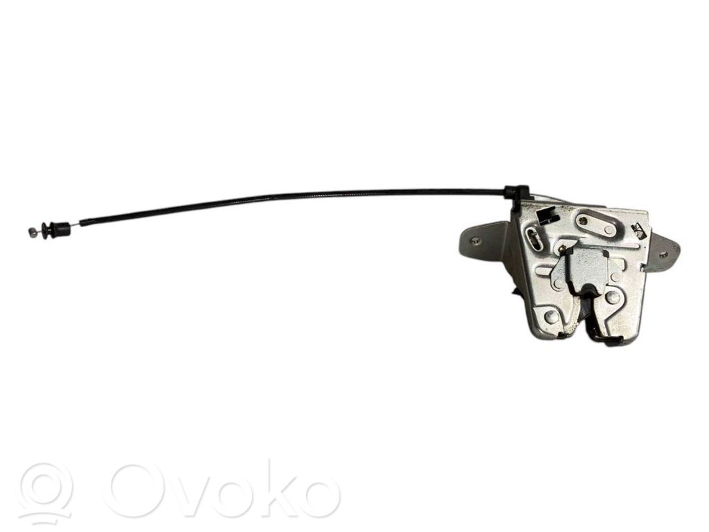 Aizmugurējā pārsega slēdzene