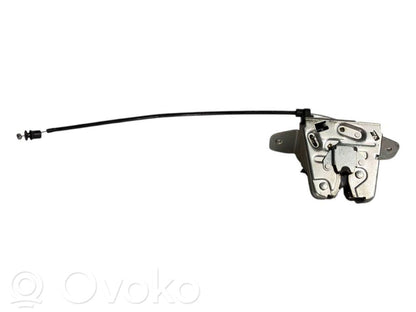 Aizmugurējā pārsega slēdzene