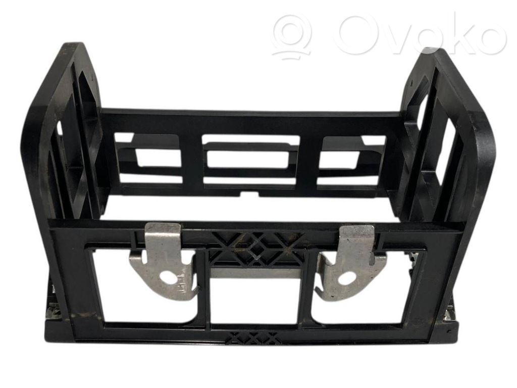 Radiouztvērēja / navigācija dekoratīvā apdare