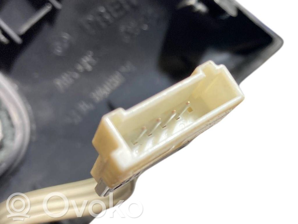 Ātrumu pārslēgšanas sviras dekoratīvā apdare (plastmasas)