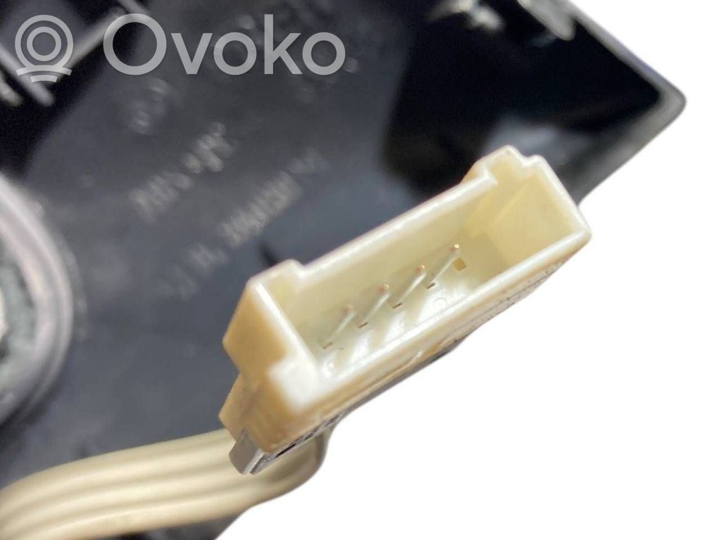 Ātrumu pārslēgšanas sviras dekoratīvā apdare (plastmasas)