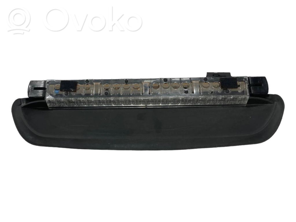 Papildu bremžu signāla lukturis