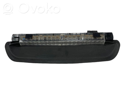 Papildu bremžu signāla lukturis