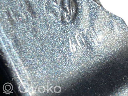 Priekšpusē augšējā vira (eņģe)