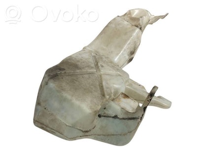 Logu šķidruma tvertne