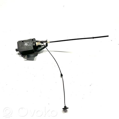 Electric fuel tank lock