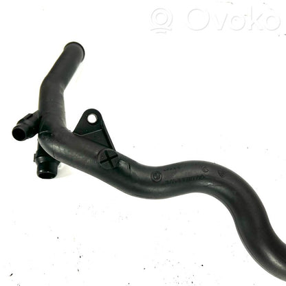 Caurulīte (-es) / šļūtene (-es)