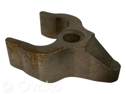 Nozzle holder/shoulder