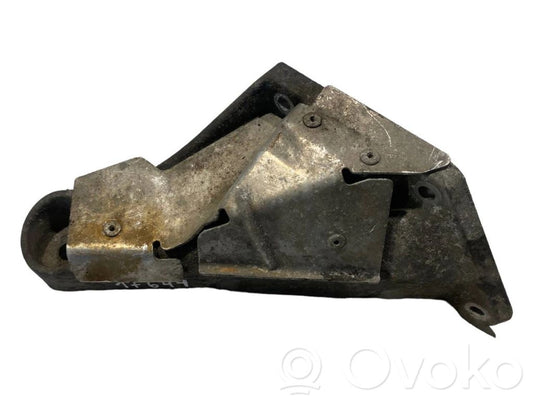 Engine mounting bracket