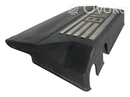 Engine cover (decorative trim)