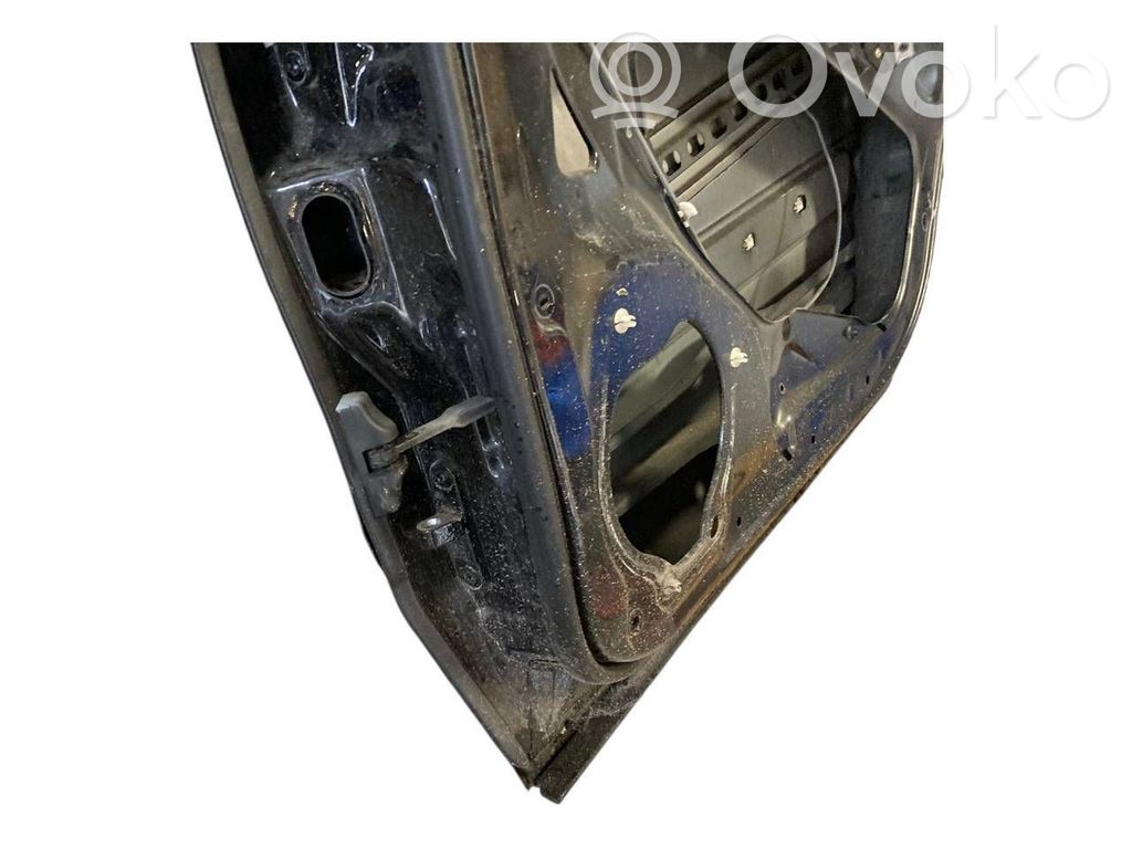 Aizmugurējās durvis