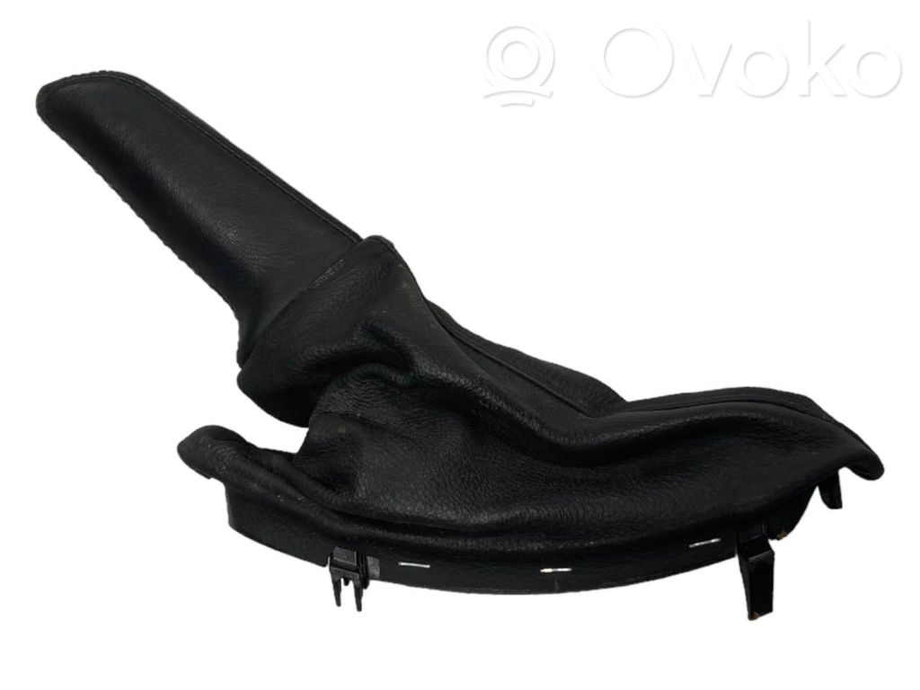 Rokas bremzes dekoratīvā apdare