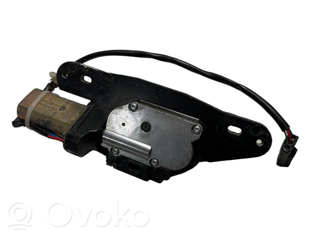 Aizmugurējā pārsega pievilcējs