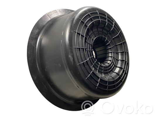 Rezerves riteņa nodalījuma dekoratīvā apdare