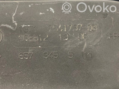 Air intake duct details