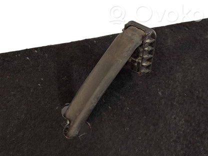 Bagāžnieka sānu apakšējās apdares panelis