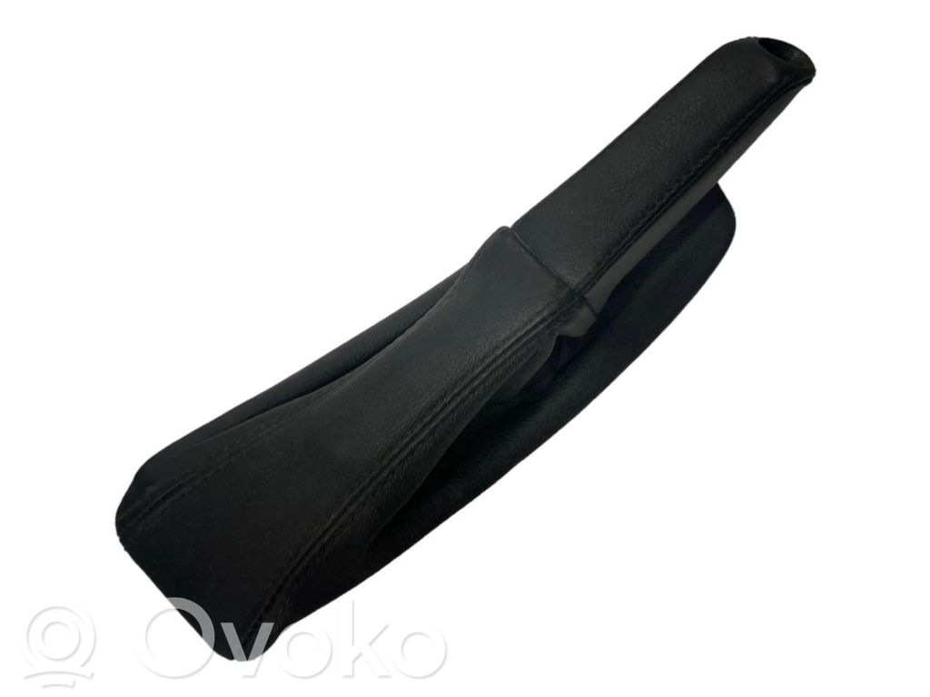 Rokas bremzes dekoratīvā apdare