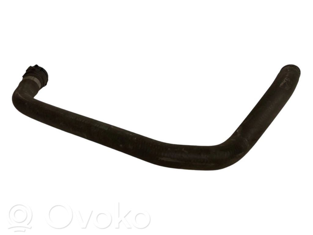 Caurulīte (-es) / šļūtene (-es)