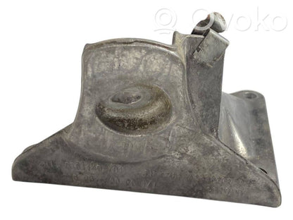 Dzinēja nostiprināšanas stiprinājums-kronšteins