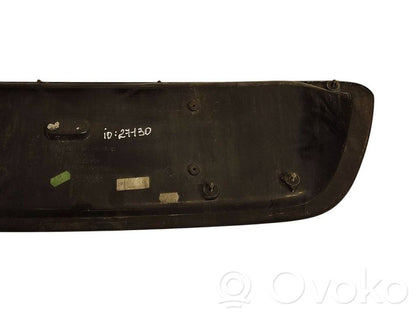 Bagāžnieka numura zīmes apgaismojuma līste