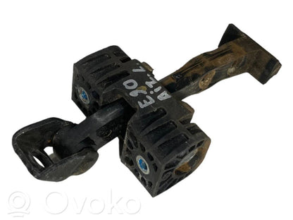 Ограничитель открывания двери