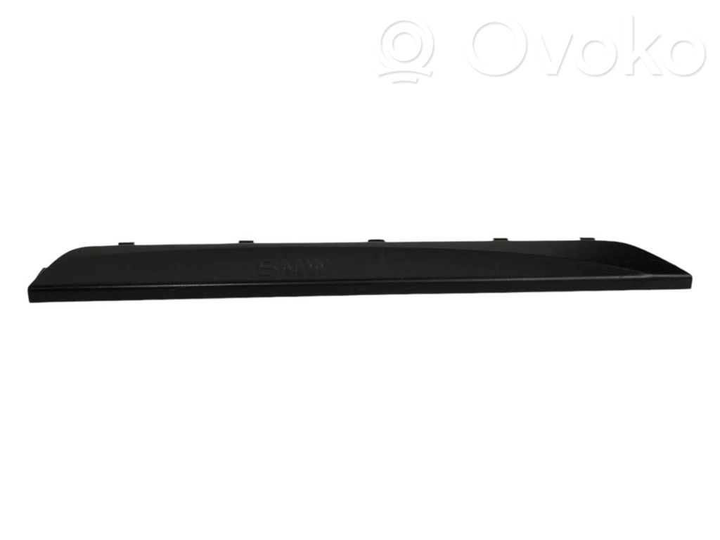 Priekšējā sliekšņa dekoratīvā apdare (iekšējā)