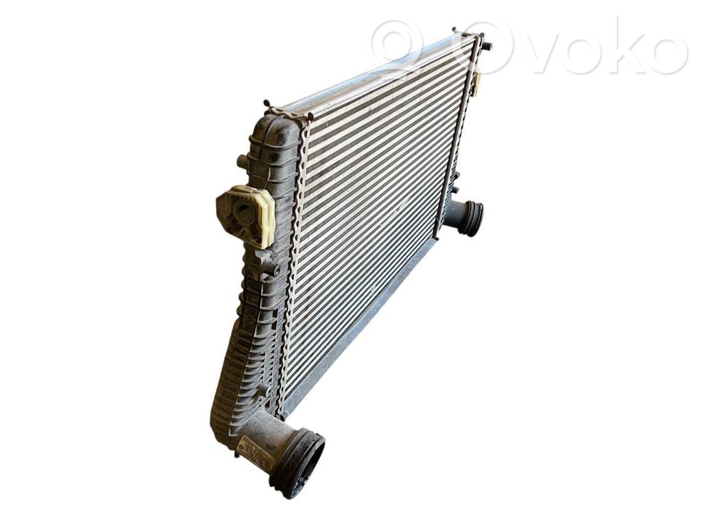Starpdzesētāja radiators