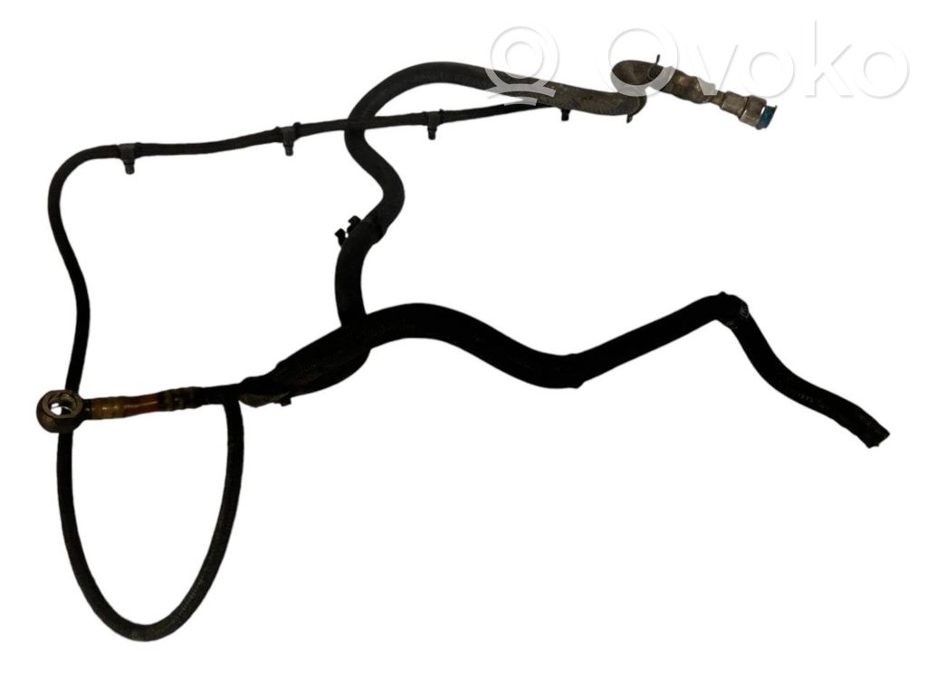 Degvielas caurulīte (-es)