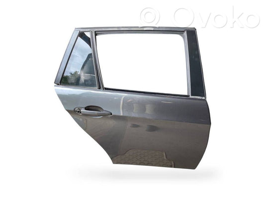 Aizmugurējās durvis