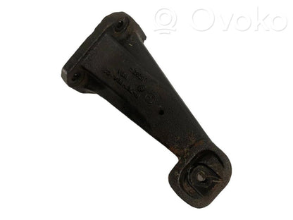 Dzinēja nostiprināšanas stiprinājums-kronšteins